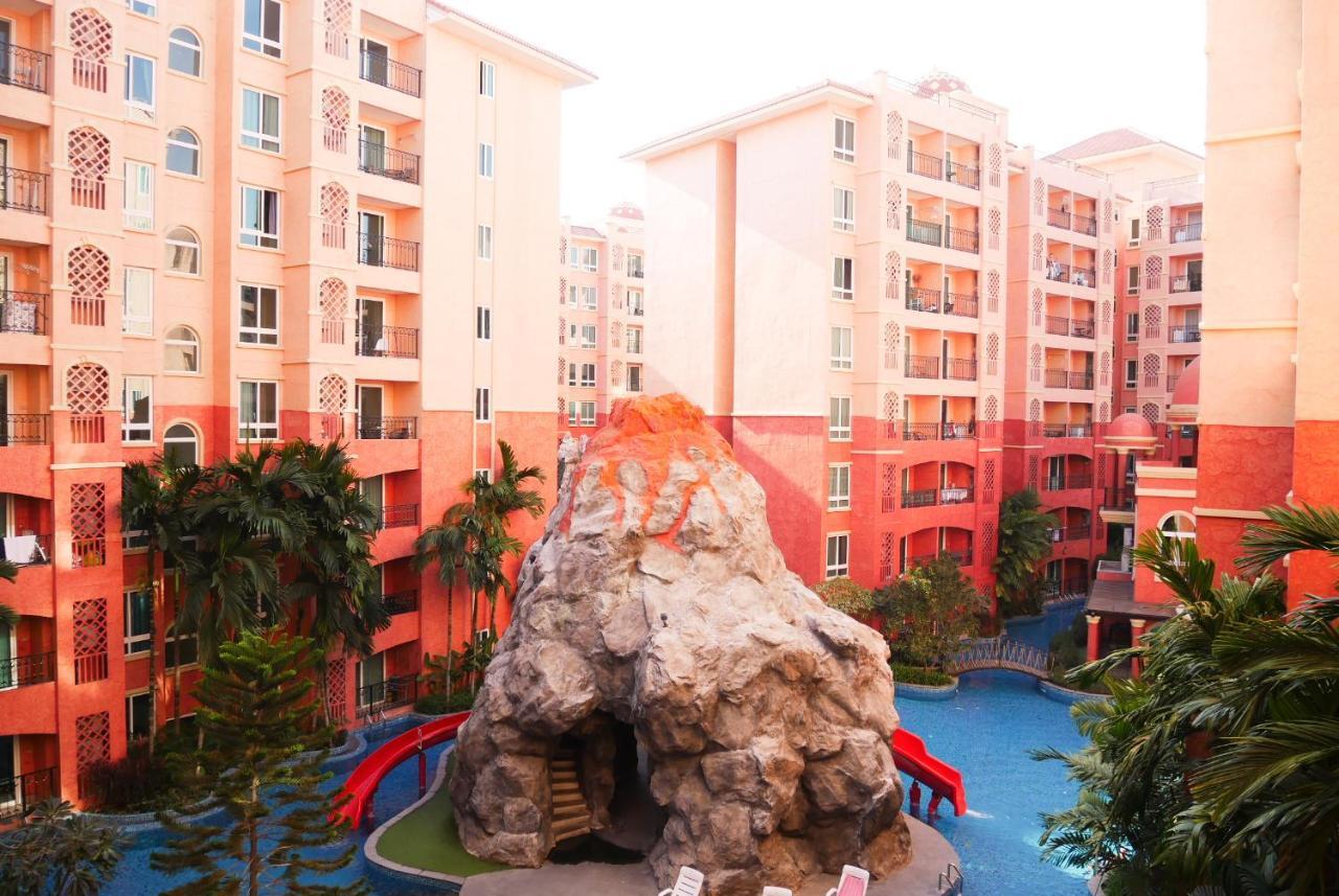 Seven Seas Resort Pattaya & Sofa Bed جومتين بيتش المظهر الخارجي الصورة